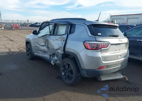2018 Jeep Compass Latitude 4X4 from USA, damaged, VIN 3C4NJDBB2JT349366